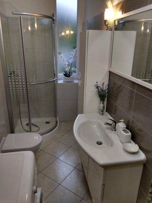 Apartment Milevoj Koromačno Eksteriør billede
